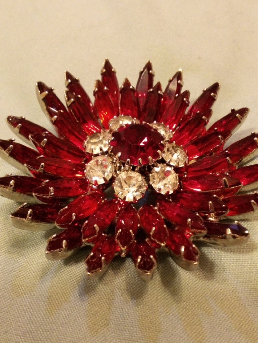 Red Crystal Flower Brooch - Sparkling Statement Pin - Picture 1 of 5